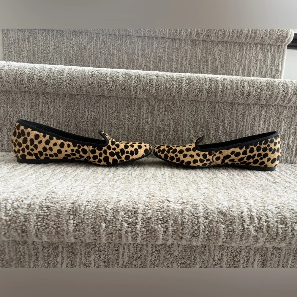Clarks Somerset Collection Chia Milly leopard print slip-on loafers. Size 8.5.